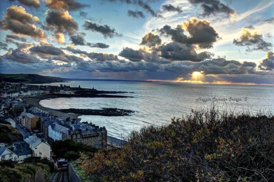 Lake View Romantic Retreat Aberystwyth Kültér fotó